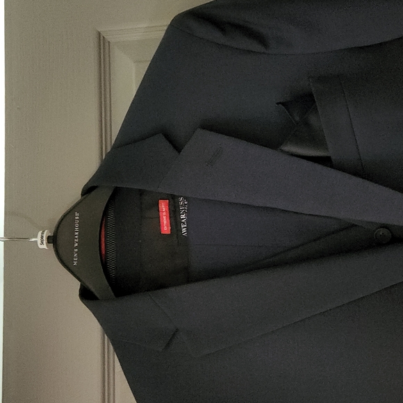 Awearness by Kenneth Cole 3 pcs suit - Picture 4 of 7